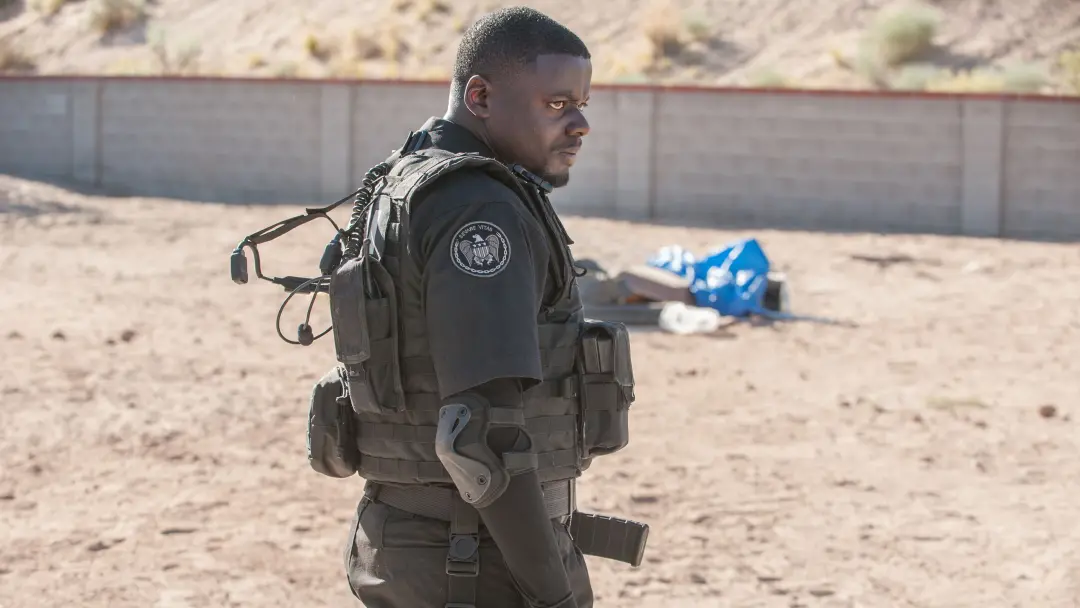 Sicario 3 confirmado com os três atores originais e um novo diretor. Isso mostra que projetos com raízes fortes consegu…