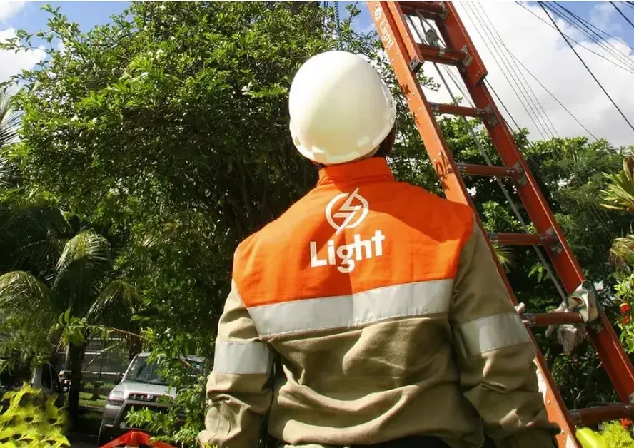 3.885 irregularidades na rede elétrica foram apontadas no Rio de Janeiro em setembro. O furto de energia causa um preju…