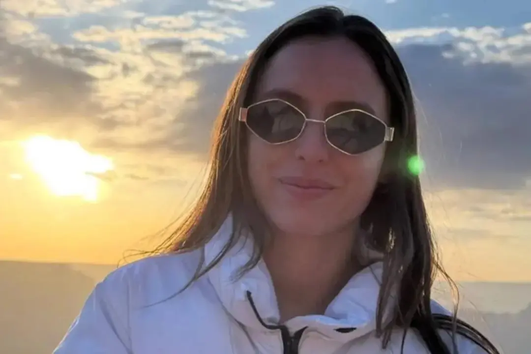 Renata Alves Mietto, atriz brasileira de 26 anos, foi presa pelo ICE nos EUA em agosto. É muito pesado ver alguém detid…
