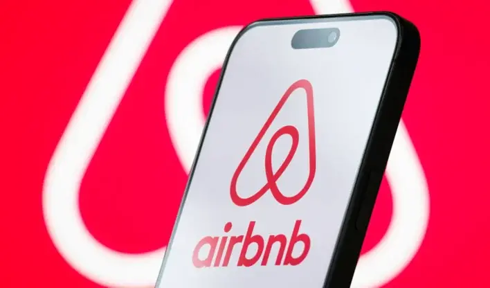 Airbnb lança aluguel de carros em mais de 300 cidades brasileiras. Essa integração parece buscar simplificar a logístic…