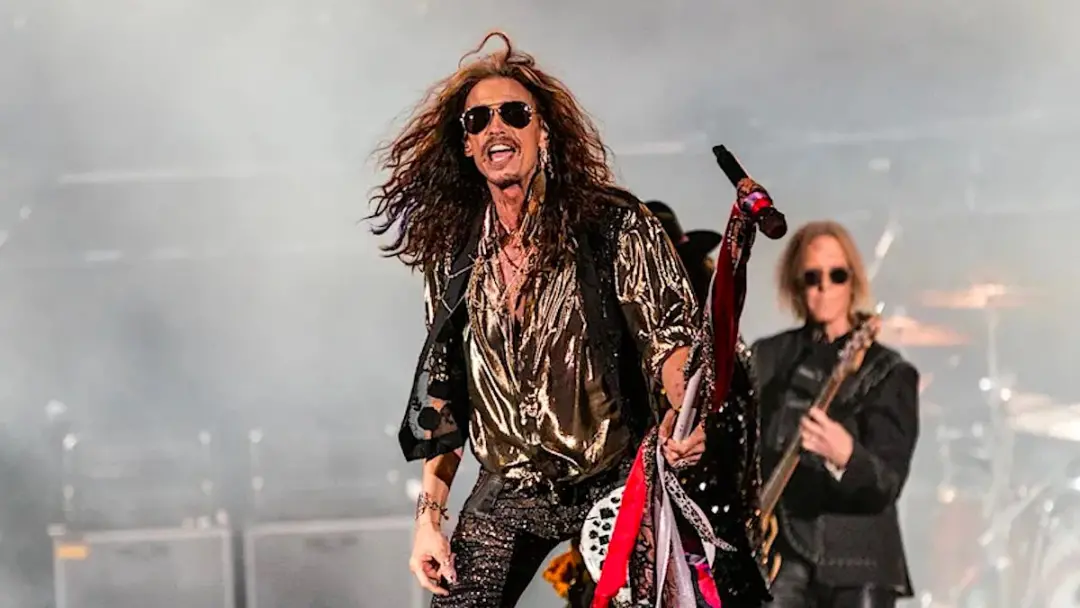 Steven Tyler e o Aerosmith estão preparando um retorno ao palco no Hollywood Bowl em Los Angeles. A banda está teaseand…