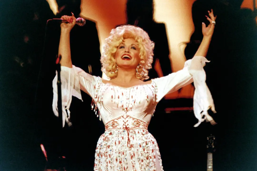 Dolly Parton vai ser homenageada em show especial dia 21 de outubro com Ella Langley, Reba McEntire e Brad Paisley. É b…