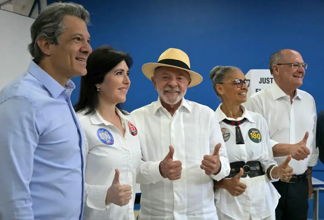 Apenas 9 dos 22 ex-ministros de Lula se elegeram no primeiro turno em 2026, seis na Câmara e dois no Senado. É um retra…