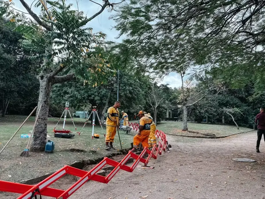 Praça do Pomar, no Jardim Oceânico, tem obra de R$2,8 milhões, mas a Associação de Moradores propôs manter parte do sai…