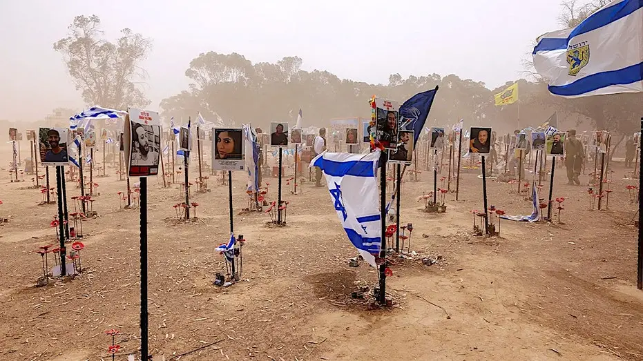 Nil Kirsht-Levi, enfermeira, tratou pacientes em Kibbutz Magen no dia 7 de Outubro, 2023, enquanto terroristas invadiam…