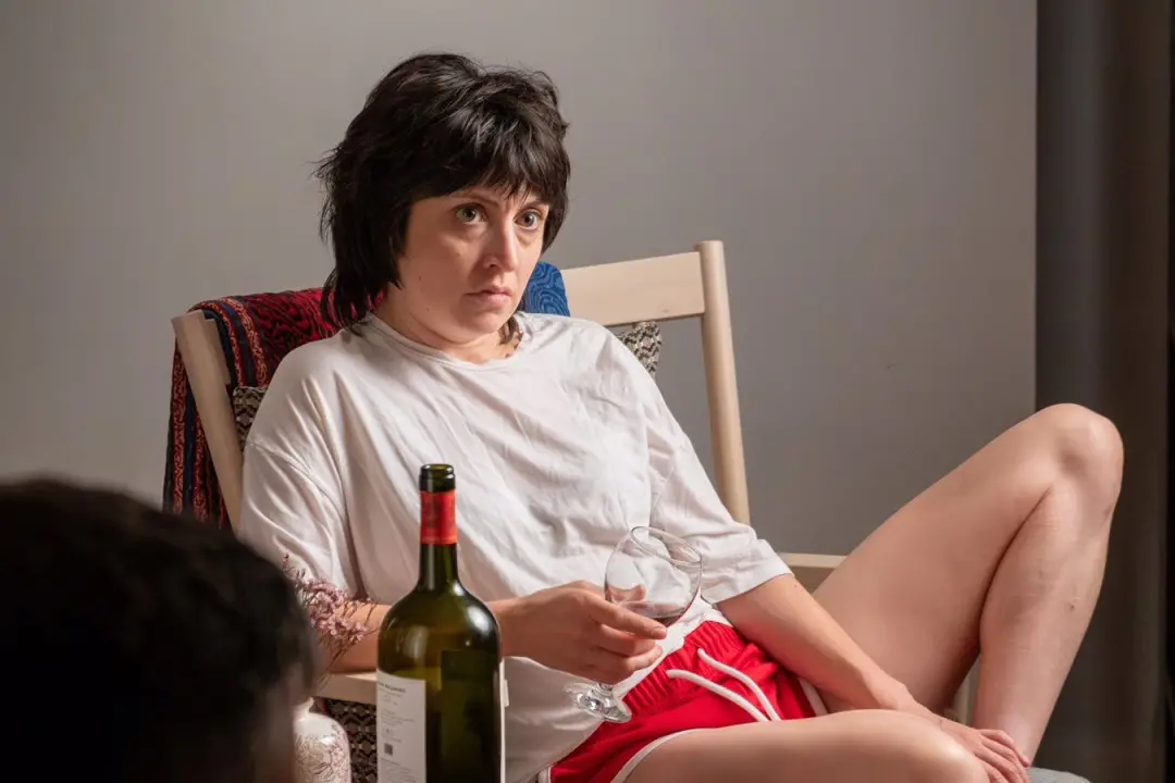 Dan Sallitt volta com a sequência do drama The Unspeakable Act. Tallie Mendel retoma o papel de Jackie, e seus sentimen…