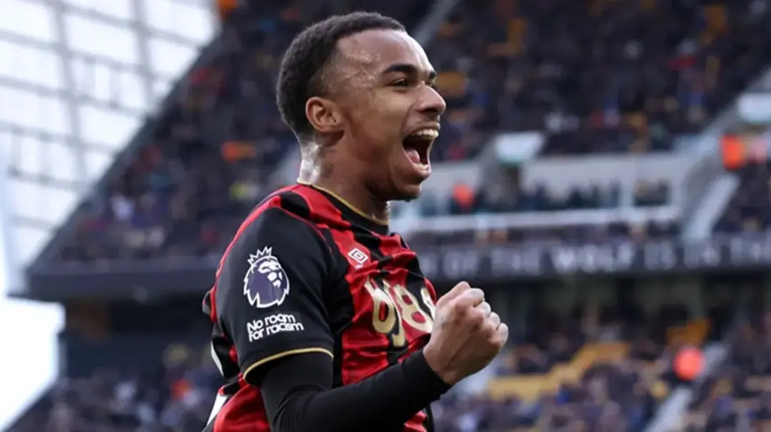 Arsenal quer contratar Eli Junior Kroupi, jogador do Bournemouth, mas agora Barcelona também demonstrou interesse. Essa…