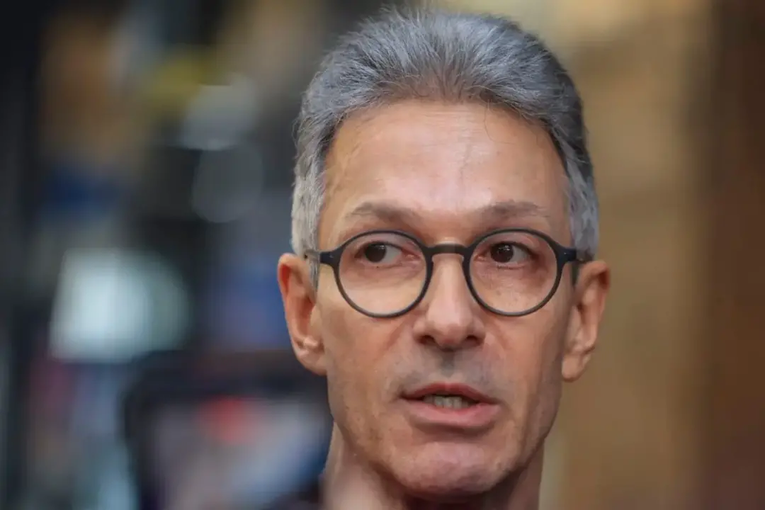Zema reforçou a oposição ao PT após o primeiro turno, mas evitou mencionar o apoio a Flávio. A prioridade do Novo é man…