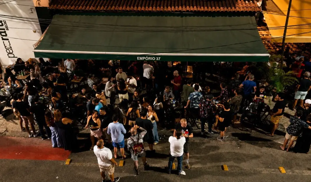 Empório 37 comemora 44 anos em Ipanema com festa em dois dias. É bom ver estabelecimentos tradicionais assim mantendo a…