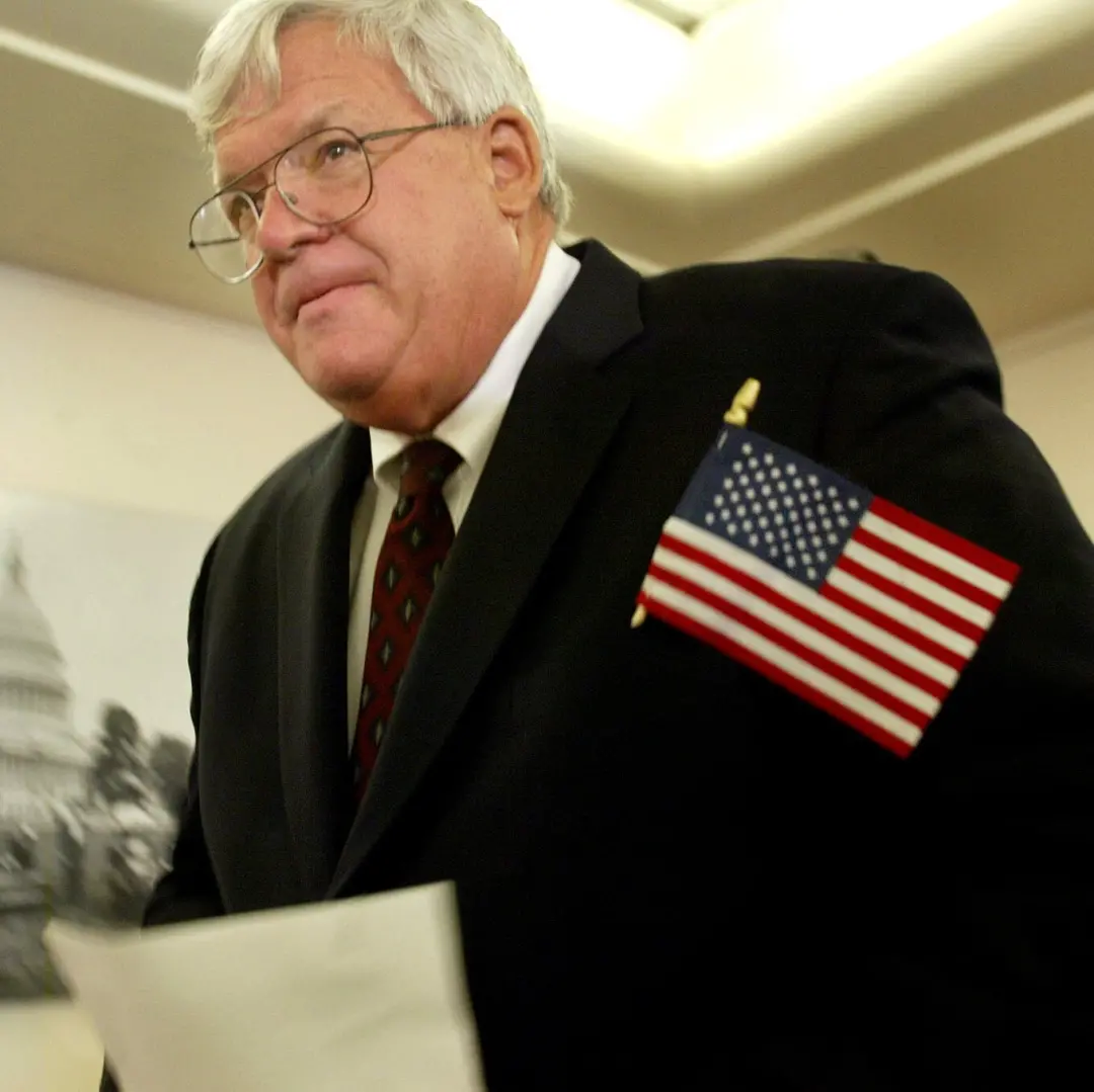 Dennis Hastert, político republicano de longa data, admitiu em 2016 ter abusado de meninos adolescentes décadas atrás. …