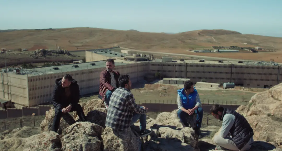 Tawfik Sabouni, de Síria, foi indicado a Melhor Filme Internacional nos Oscars pela obra The Other Side Of The Sun. É o…
