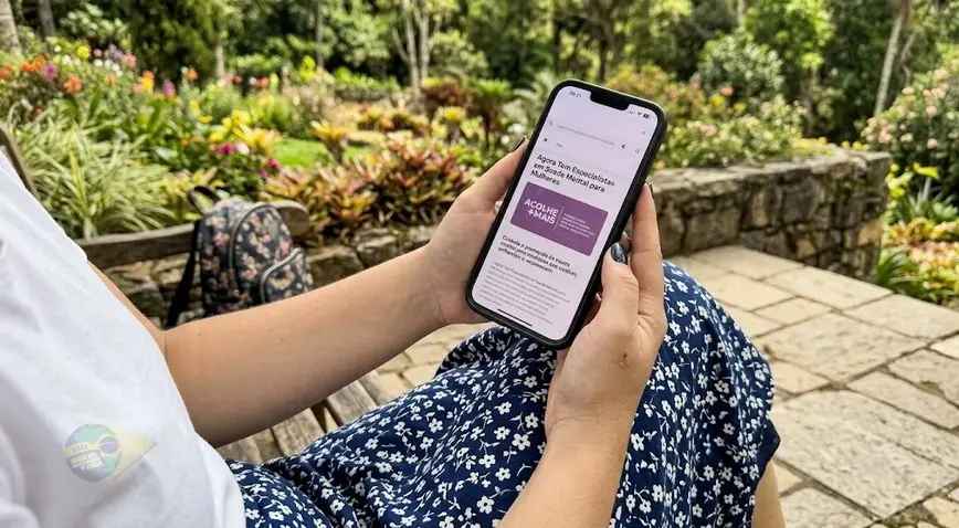 Apoio psicológico gratuito via videochamada no SUS tá disponível pra mulheres que vivenciaram violência ou cuidam de fa…