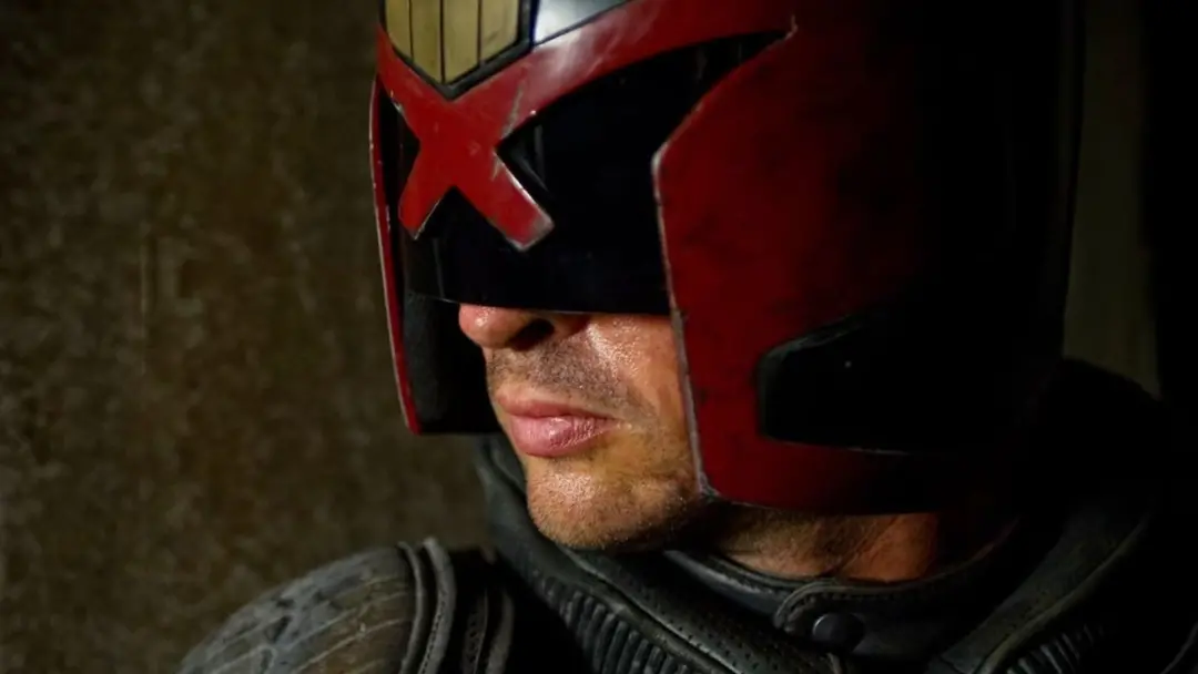Judge Dredd vai substituir o Dredd na nova edição de 40 anos, após quase 50 anos de justiça em Mega-City One. A troca g…