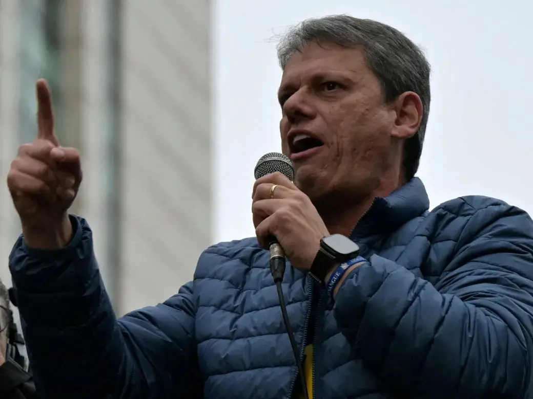 Tarcísio de Freitas venceu em 38 zonas eleitorais de São Paulo, contra 19 zonas de Haddad. A liderança dele na zona nor…