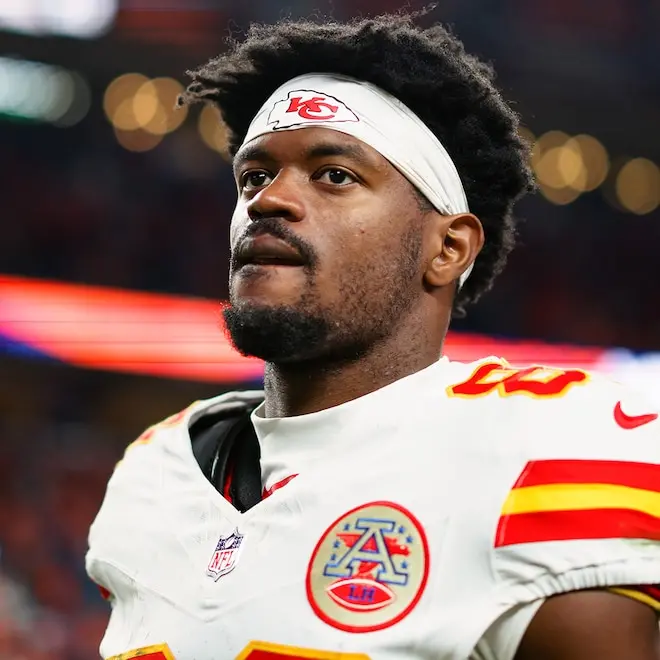 Tyquan Thornton teve uma lesão grave no tornozelo durante um jogo, após pegar a bola e gerar 55 jardas e um primeiro do…