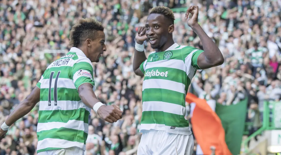 Moussa Dembele, ex-atacante do Celtic, disse que jogar no clube escocês foi um passo gigante na carreira dele. Ele reco…