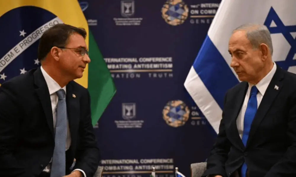 Netanyahu parabenizou Flávio Bolsonaro pela liderança com 47,03% no primeiro turno. A fala sobre restaurar amizade com …