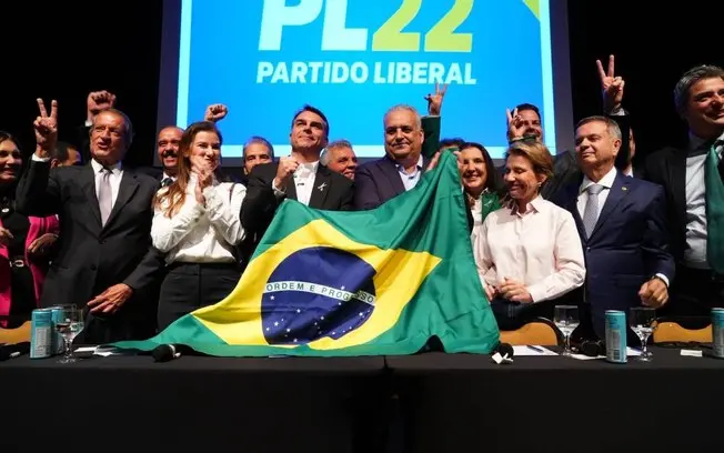 PL lidera a corrida presidencial com Flávio Bolsonaro, somando 47% dos votos válidos no primeiro turno. É um cenário qu…