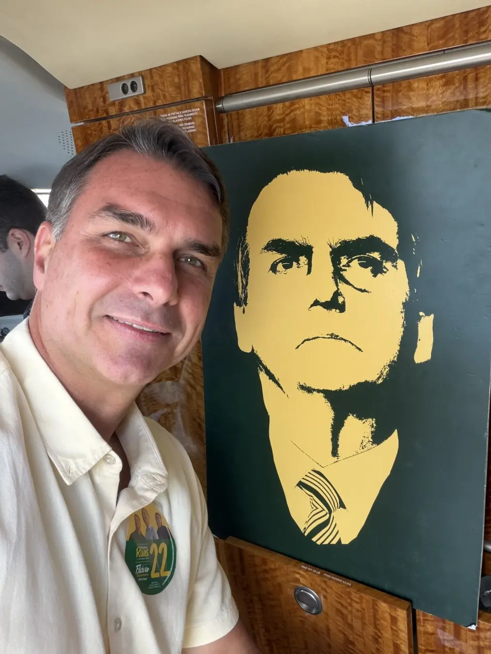 Flávio Bolsonaro disse que o Congresso ficou configurado para um governo dele após terminar o primeiro turno com 47,03%…