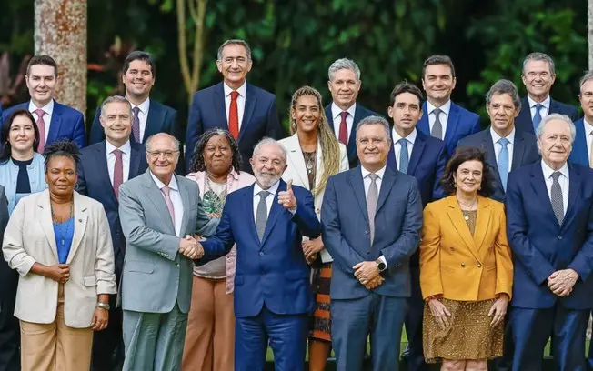 São Paulo viu Fernando Haddad perder a disputa estadual para Tarcísio de Freitas. Isso mostra que o apoio a nomes do go…