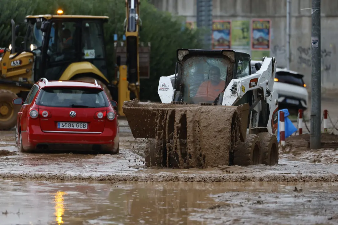 Granollers teve tromba d'água descomunal na manhã de segunda, com moradores criticando a alerta tardia. O caos circulat…