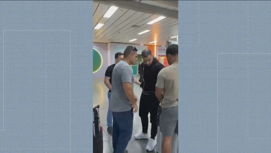 Jhon Victor do Nascimento, Malandrex, foi preso ao desembarcar no Galeão após ser apontado como líder do tráfico na com…