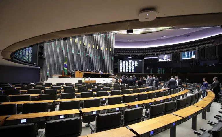 Brasil elegeu 513 deputados para a Câmara dos Deputados neste domingo 4. Essa eleição define quem vai propor e fiscaliz…