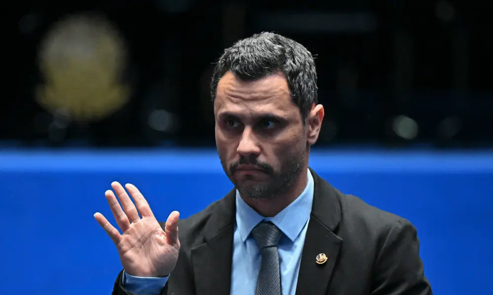 Janones chamou Cleitinho Azevedo de esquerda popular após a vitória do governador em Minas Gerais. A gente vê que a pol…