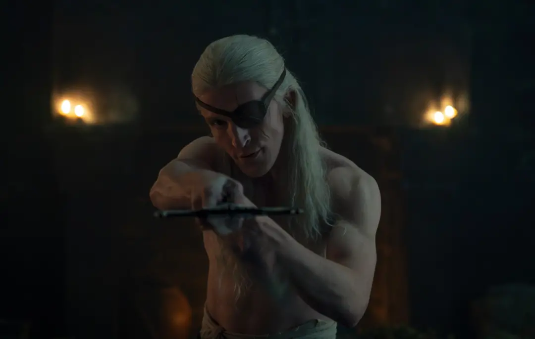 Ewan Mitchell, ator de House Of The Dragon, tá sendo cogitado pra papéis de vilão no James Bond. Isso é interessante po…