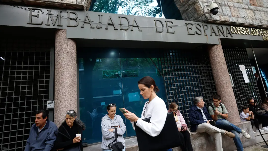 Milhares de espanhóis no exterior têm o direito de voto suspenso pelo Tribunal Supremo em função da lei dos netos. Essa…