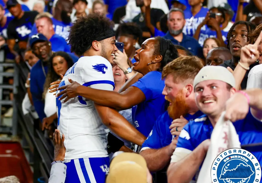 Kenny Minchey mostrou muita calma na partida contra South Carolina, terminando a segunda metade com 3 touchdowns. Acho …