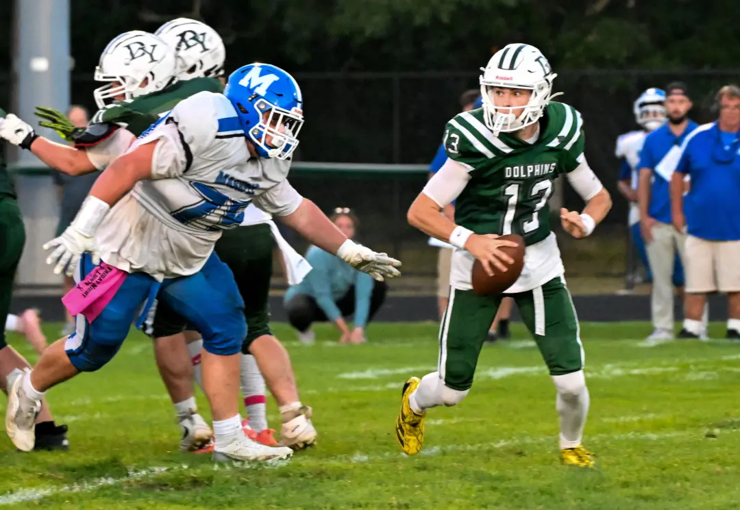 Tommy Allen fez 17 carries com 108 jardas e três touchdowns pelo Cape Tech, na vitória contra Sandwich por 35 a 18. Par…
