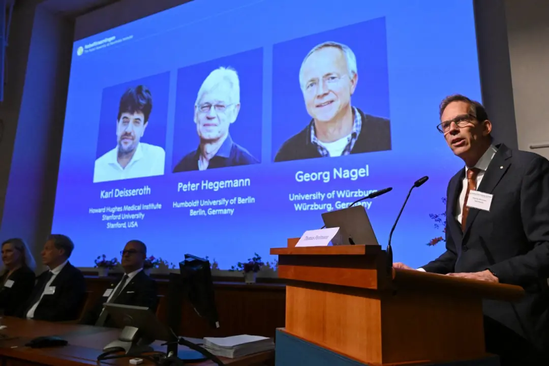 Nobel de Medicina em 2026 para Karl Deisseroth, Peter Hegemann e Georg Nagel pelo optogenética. Essa técnica de control…