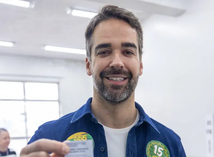 Rio Grande do Sul: Eduardo Leite parabenizou Luciano Zucco pela escolha democrática, pois o candidato do PL venceu com …