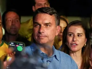 Plano de Flávio para o segundo turno foca no antipetismo como pauta principal. É preocupante ver o debate político se r…
