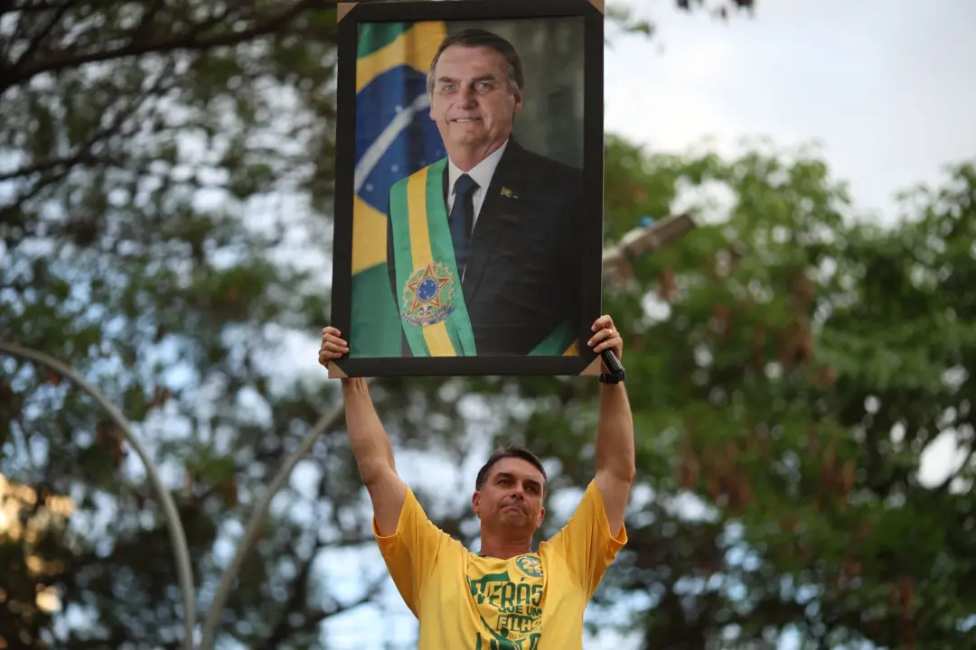 Flávio superou Jair Bolsonaro em votos em 2018 e 2022, com avanço notável no Nordeste. Essa mudança mostra que a força …