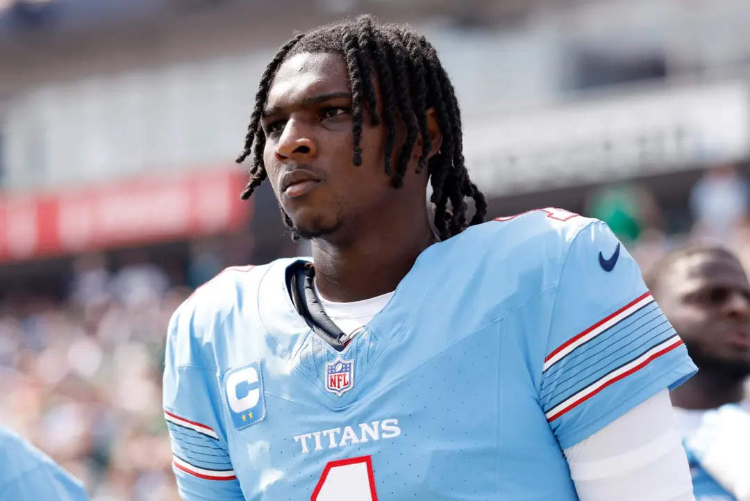 Titans perdeu de novo pro Ravens, acumulando 0-4 na temporada. Ryan Clark criticou a atitude de Cam Ward, dizendo que e…