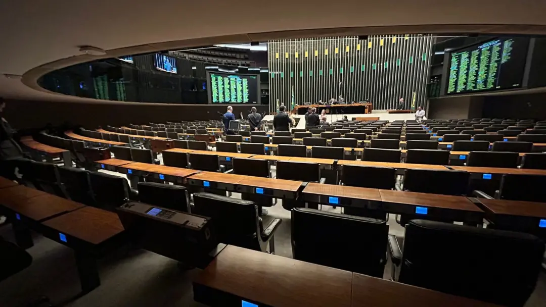 12 siglas ficam abaixo da cláusula de barreira com o endurecimento das regras. O PSOL e Rede, por exemplo, não atingira…