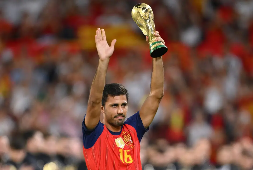 Rodri marcou o segundo gol da Espanha contra a República Tcheca e vestiu a braçadeira de capitão. Isso coloca o jogador…