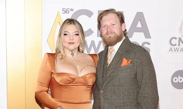 Elle King se casou com Dan Tooker em um casamento íntimo ao ar livre no Tennessee. A união de artista e tatuador me toc…
