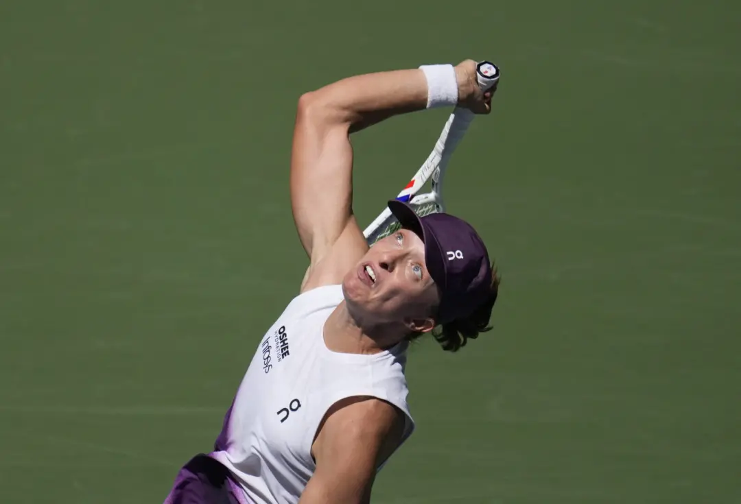 Iga Swiatek virou o jogo contra Donna Vekic no China Open, que tinha pegado a primeira seta 6 a 4. O começo foi de Veki…