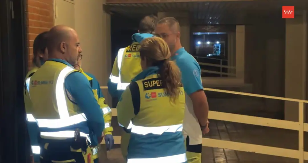 Madrid, dois idosos foram achados mortos em um domicílio com sinais de violência por objeto contundente. É um choque ve…