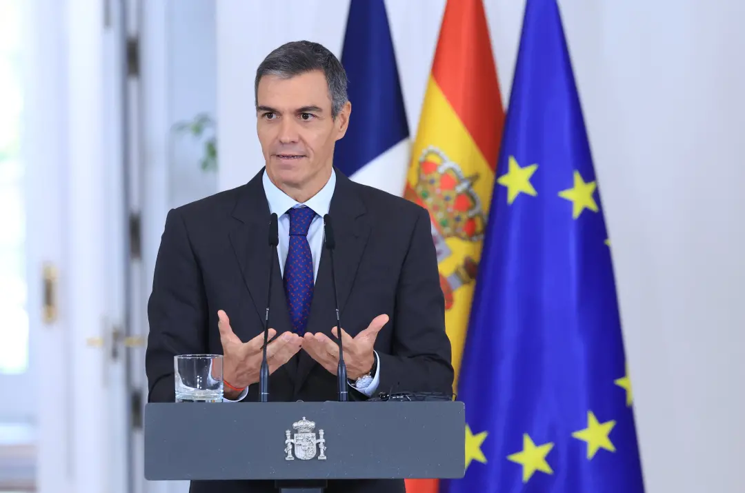 Pedro Sánchez vai fazer uma declaração institucional às 9.00 em La Moncloa. A derrota dos dois decretos na Câmara, com …