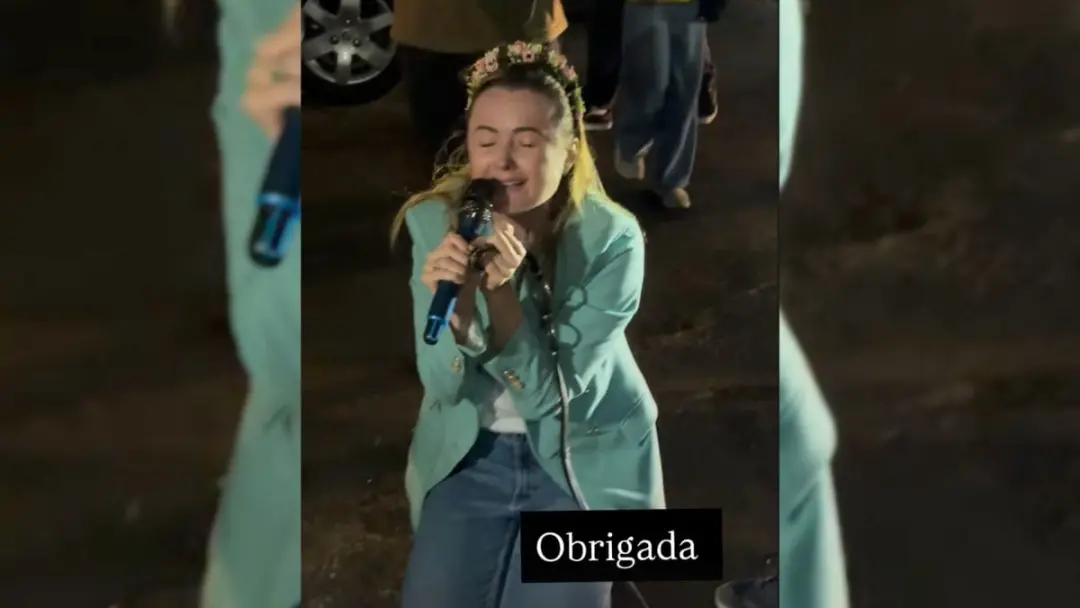 Júlia Zanatta bateu o recorde em Santa Catarina com 560.223 votos. O uso do chicote foi uma referência à expressão regi…