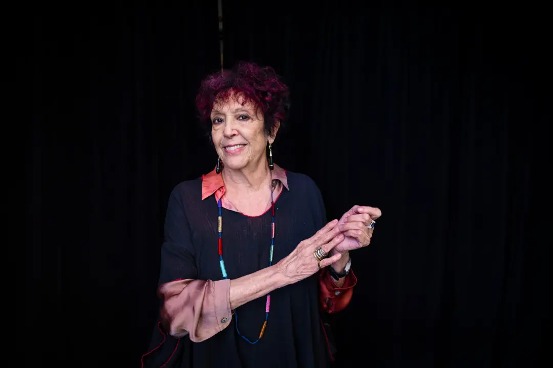 Maruja Torres, com 83 anos, fala sobre não ter tempo para equidistâncias em Barcelona. Movimento é vida, ela diz, e iss…