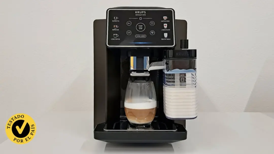 Cafeteira superautomatica prepara cafe com leite espumado em um passo. A promessa de simplicidade desses aparelhos me f…