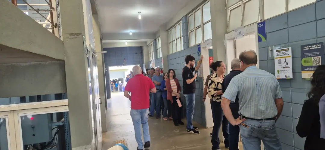 311 mil eleitores não votaram no primeiro turno em São Carlos e 40 cidades da região. A taxa média de abstenção foi de …