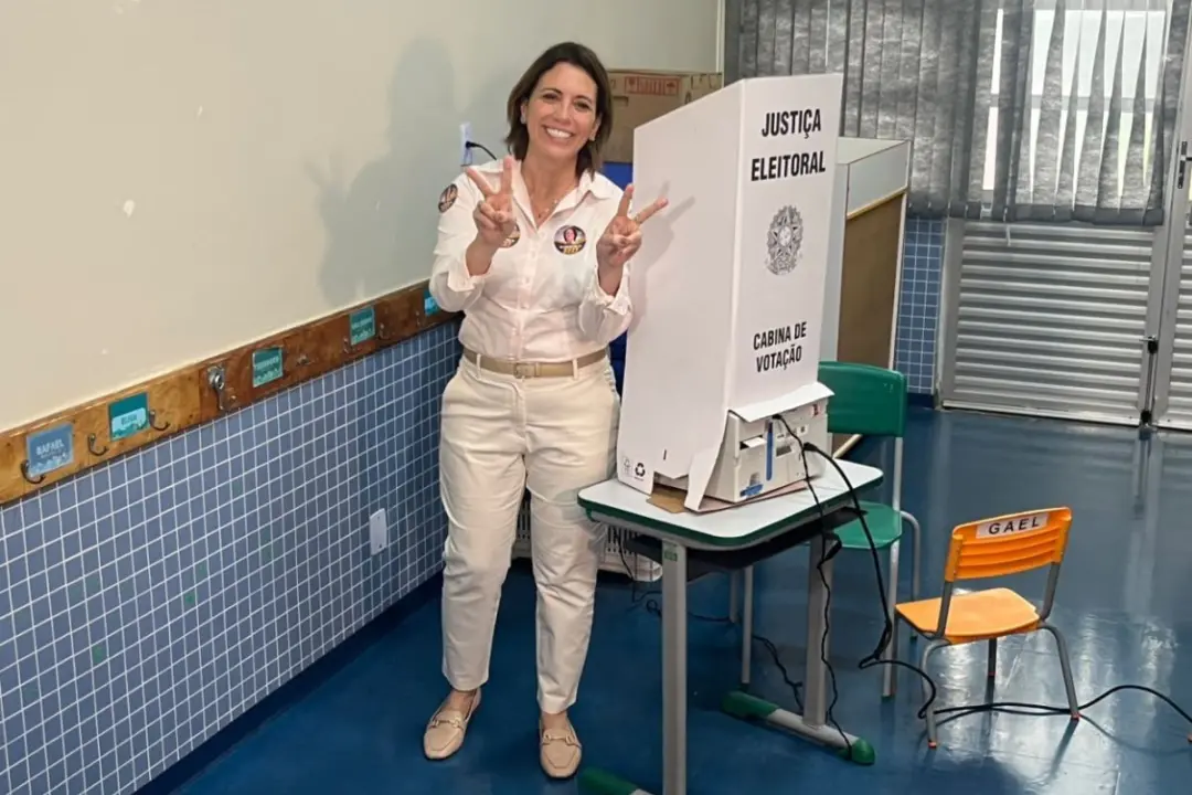 Rosana Valle foi reeleita deputada federal em Santos, com 213.752 votos. É um sinal de que o trabalho dela na Baixada S…