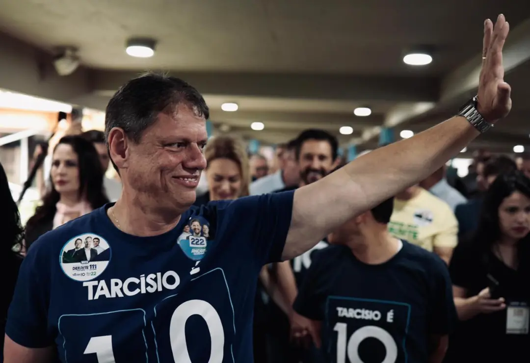 Tarcísio de Freitas disse que o tempo da justiça e da virada estão próximos, enquanto ele é reeleito governador de São …