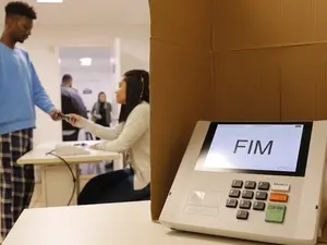 Quem não votou no primeiro turno pode votar no segundo. Acho que a legislação precisa ser mais clara sobre esse direito…